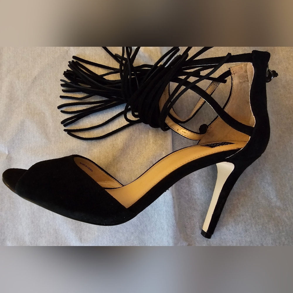EUC Suede Fringe Heels Size 8.5